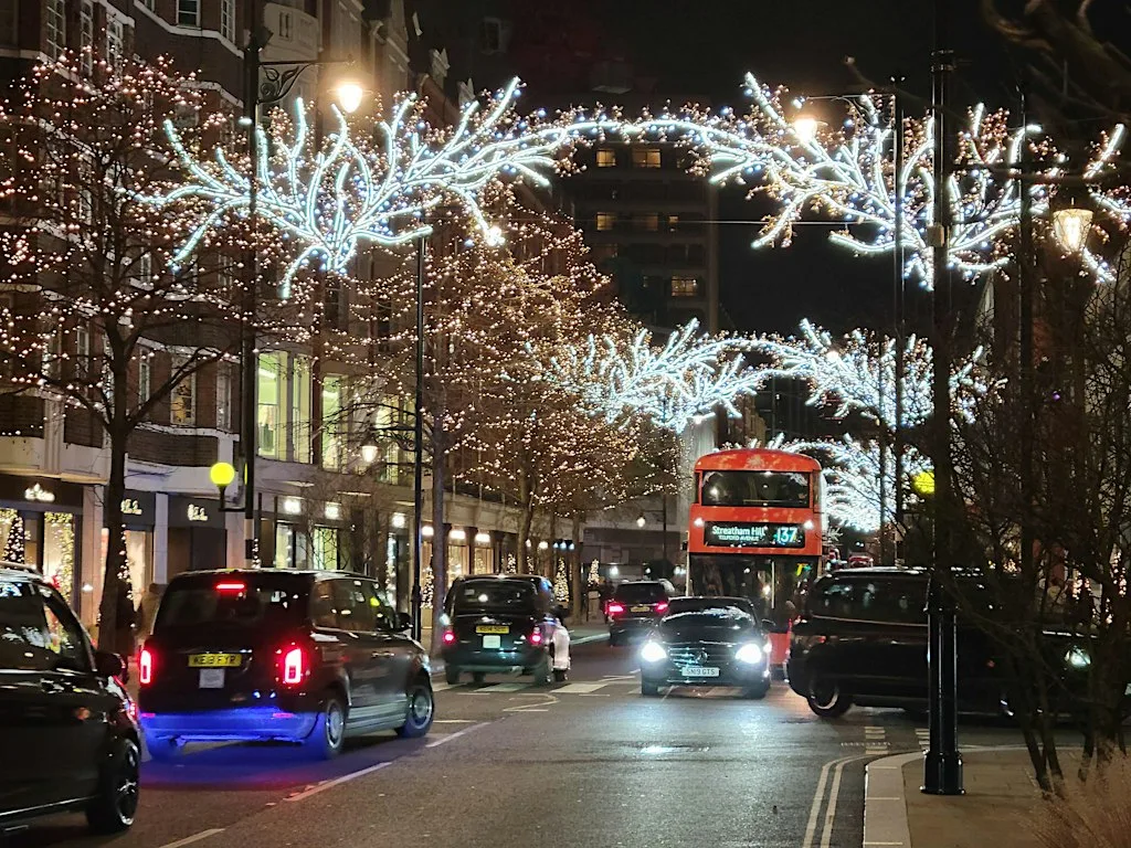 Walking Tour - Chelsea Christmas Cracker