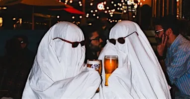 A Haunted Pub Crawl & Ghost Photoshoot at The Haunted Bookshop