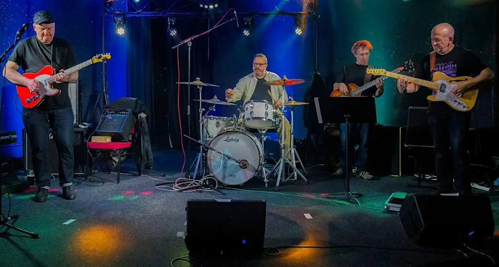 Red Hot Pokers Live