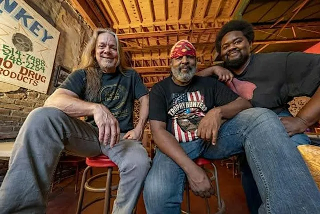 blues @ temperance | Alvin Youngblood Hart's Muscle Theory at Temperance