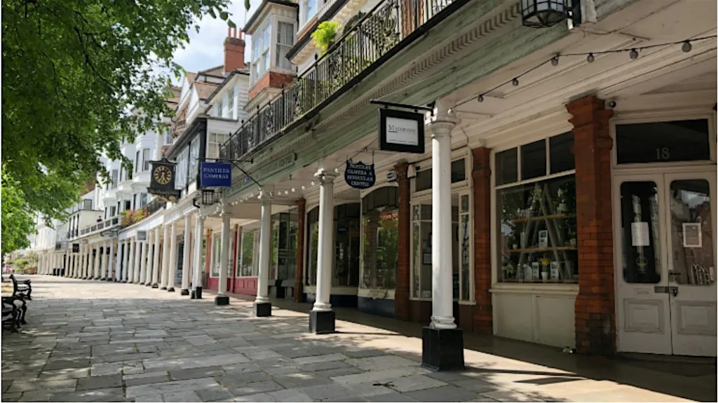 Slow Down & See: A Photography Walk to The Pantiles