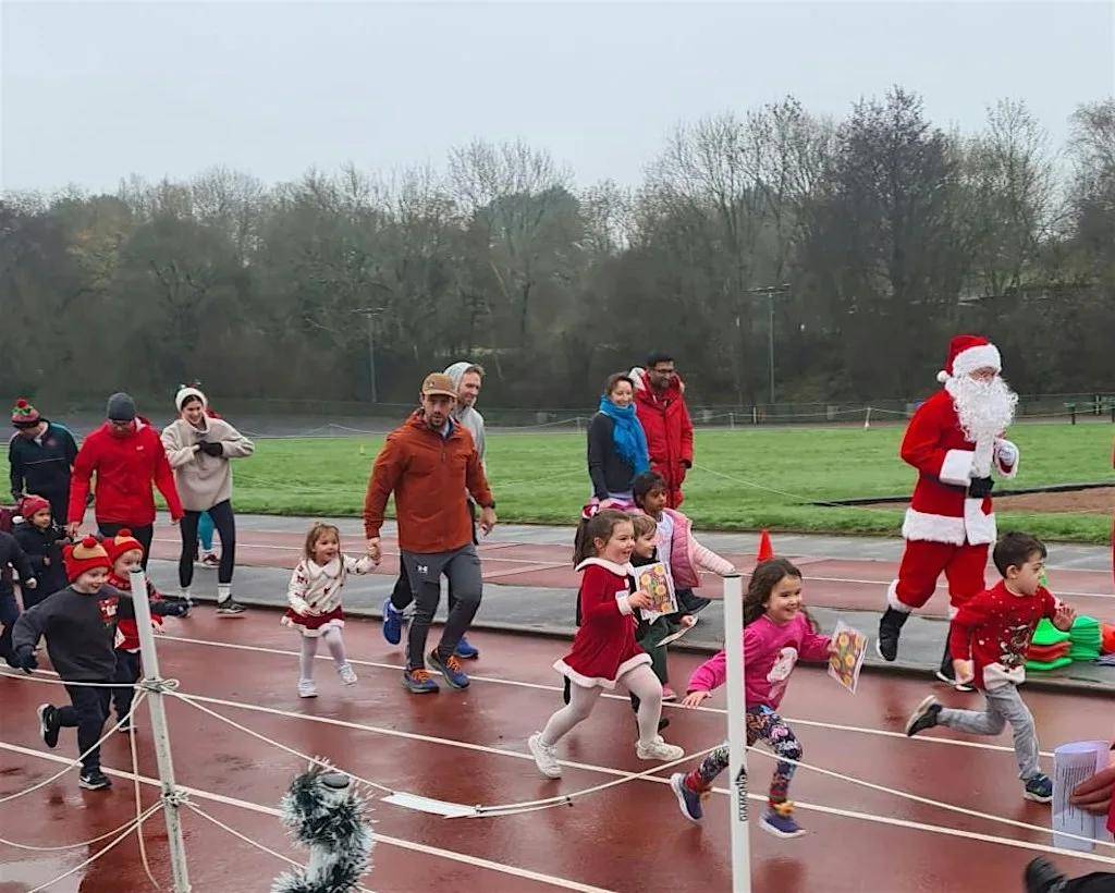 Mini Athletics Portsmouth Fun Run with Santa