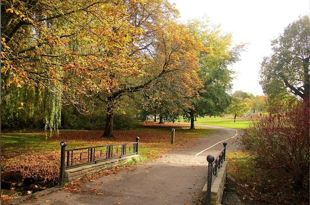 SUNDAY HEALTH & WELLNESS WALK & TALK | Solihull at Tudor Grange Park