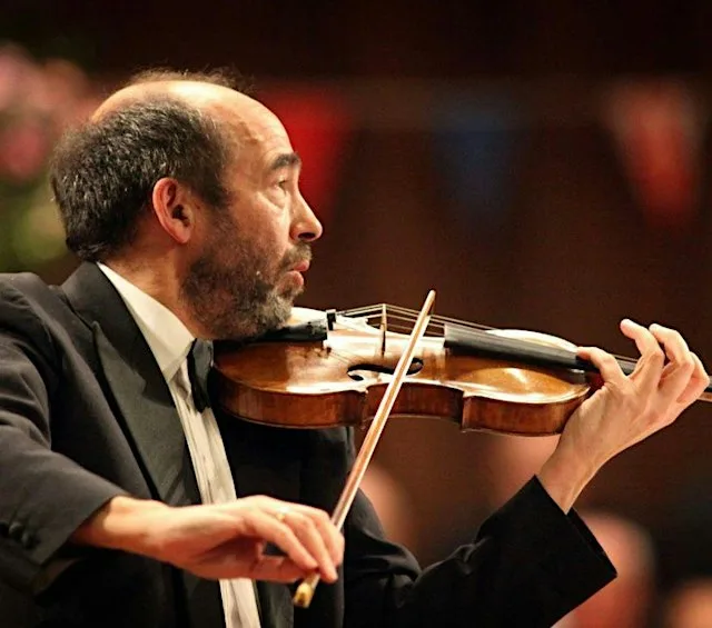Violinist Bradley Creswick, accompanied by pianist David Murray