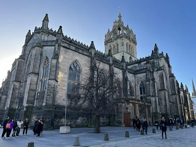 Edinburgh Old Town Walking Tour at The King's Gallery, Palace of Holyroodhouse