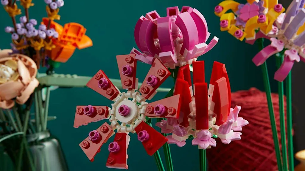 LEGO® flower sip & build evening