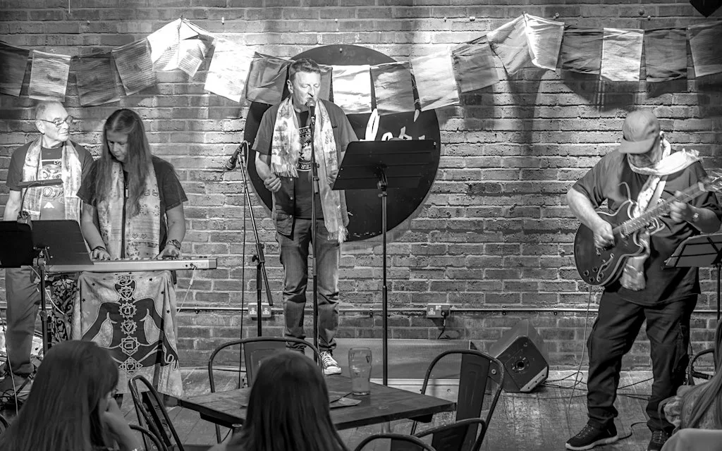 Andy Porter & The Mechanical Pillows - A National Poetry Day Benefit Gig at books on the walls