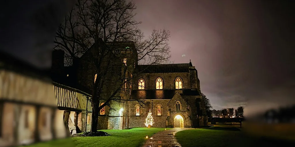 A Merry Little Christmas with Andrew Lumsden and The Winchester Consort at The Hospital of St Cross
