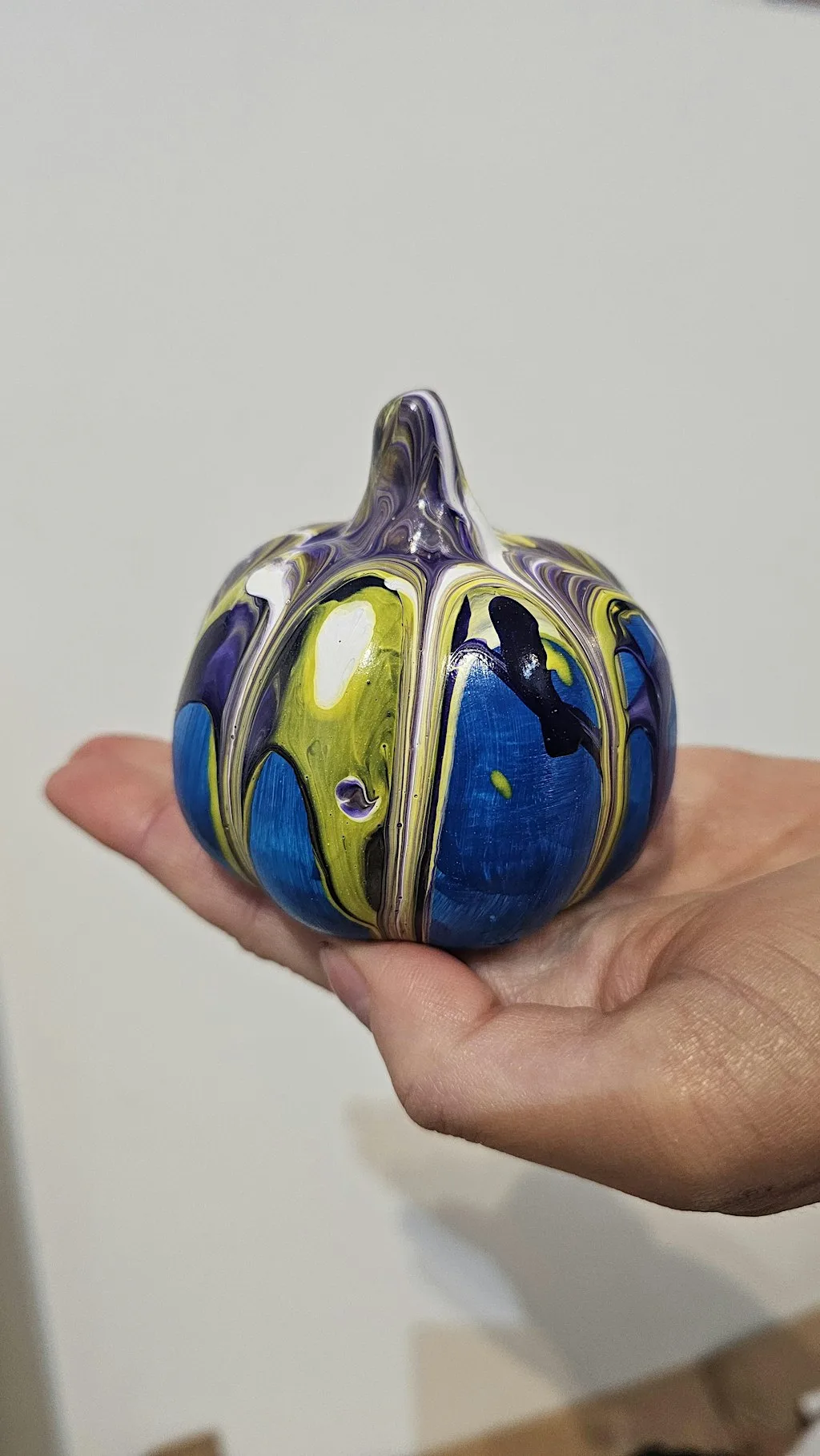 Kids Mini Pumpkin Paint Pour Workshop at Shop Small Studios