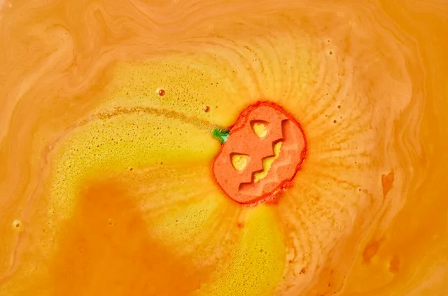 LUSH METROCENTRE - Punkin Pumpkin Bath Bomb Making at Lush Cosmetics Metrocentre
