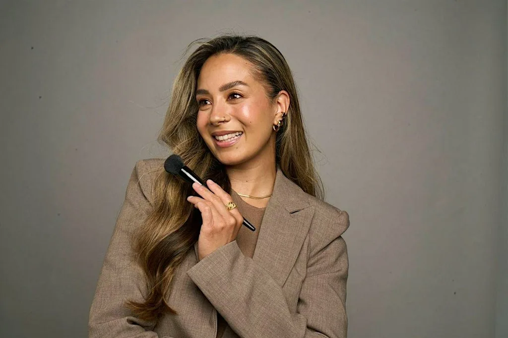 Beauty Masterclass with Bobbi Brown Pro Artist Zara Findley