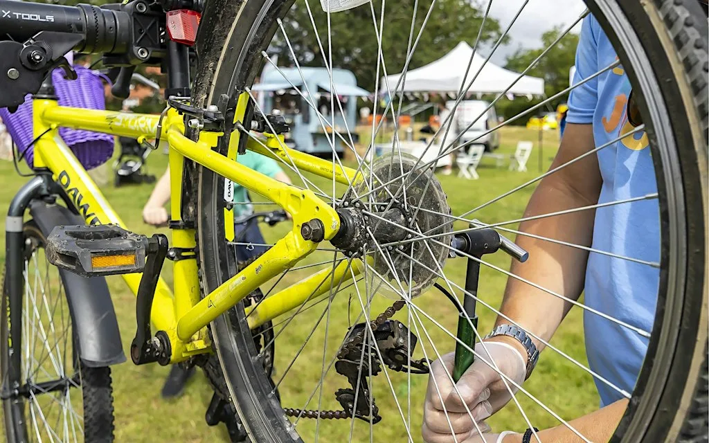 FREE Dr Bike Surgery (Woodford Park Leisure Centre) at Woodford Park Leisure Centre