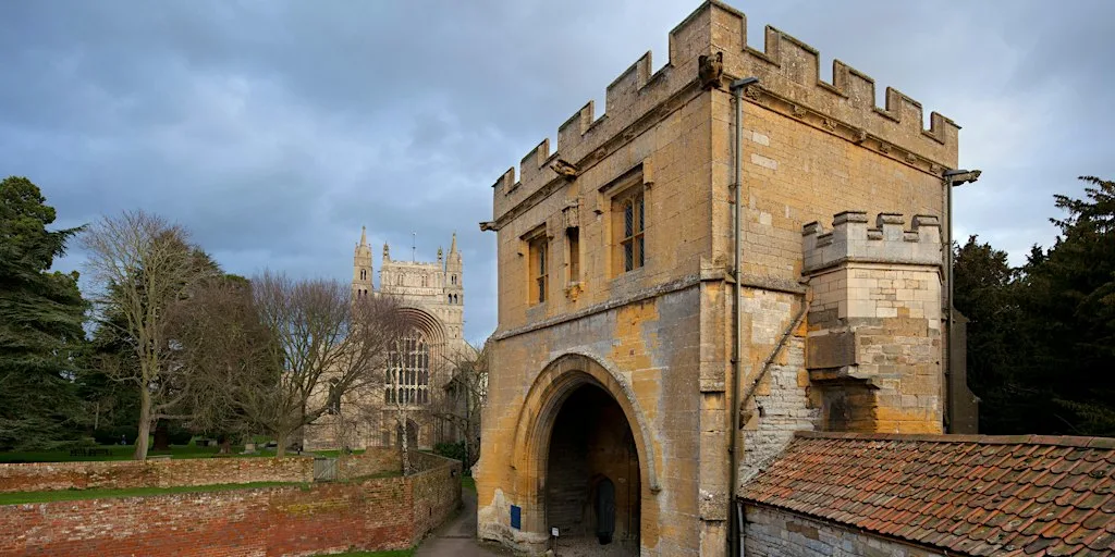 In the Shadow of Tewkesbury Abbey: Abbey Gatehouse Open Days at Abbey Gatehouse (Landmark Trust)