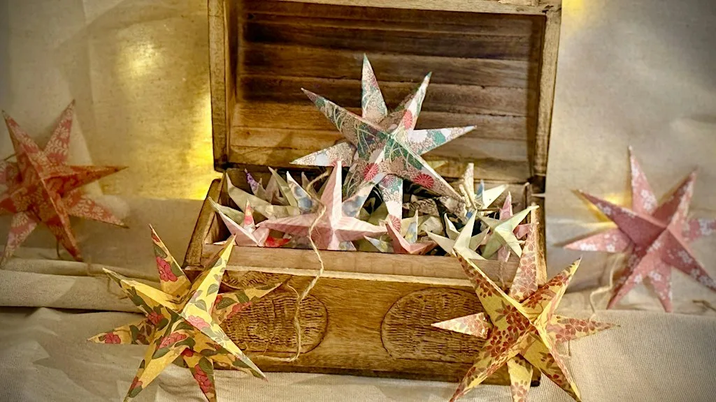 Sip & Make: Paper Star Garlands at The Plough Harborne
