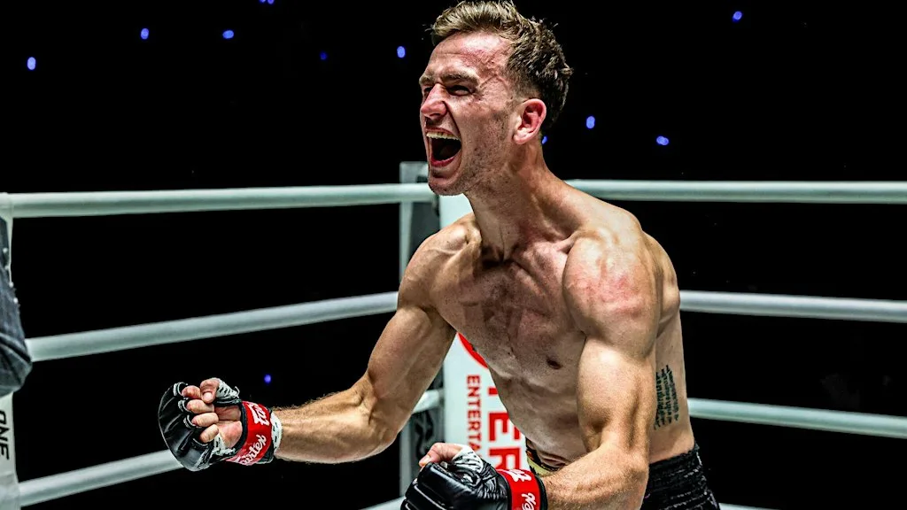 Stephen Irvine combat sports striking seminar at Real Fighters Aberdeen