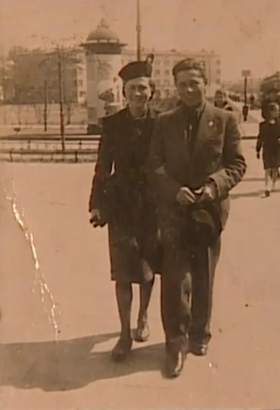Conjugal Mixedness and Nazi Necropolitics in Occupied Poland at Lecture Theatre C, Avenue Campus & online via Zoom