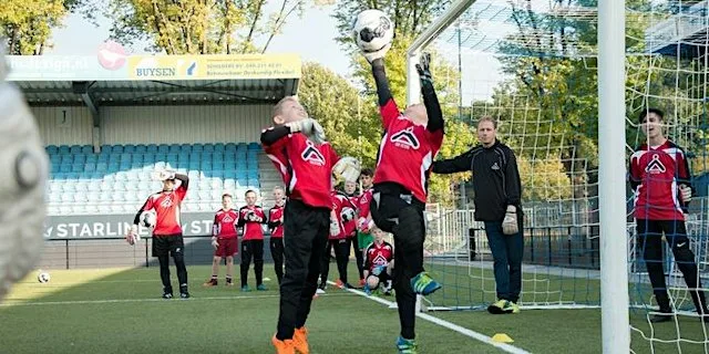 FREE GOALKEEPER SESSION IN WHEATHAMPSTEAD BY ARSENAL COACH IAN BIGGADIKE at Katherine Warington School