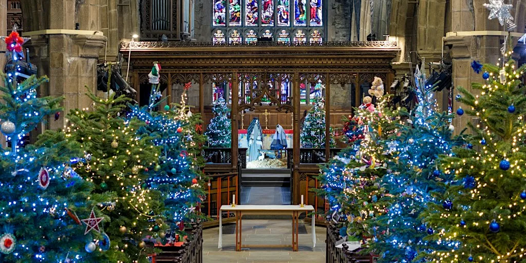 HALIFAX MINSTER CHRISTMAS TREE FESTIVAL - Sponsor a Christmas Tree at Halifax Minster