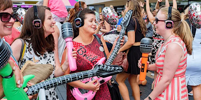 Footloose Brighton – Silent Disco Tour (Private Group) at Queen Victoria Statue