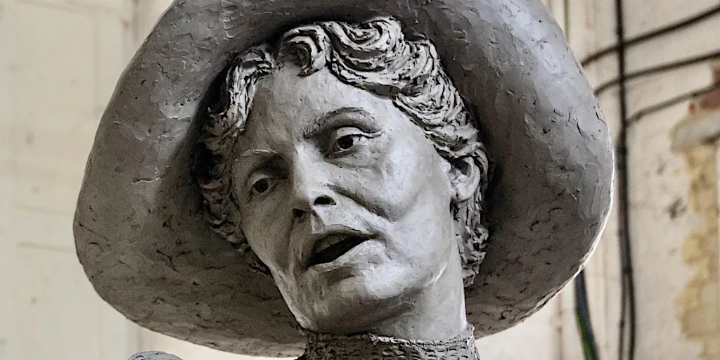 Portrait Sculpture with Hazel Reeves at Phoenix Art Space