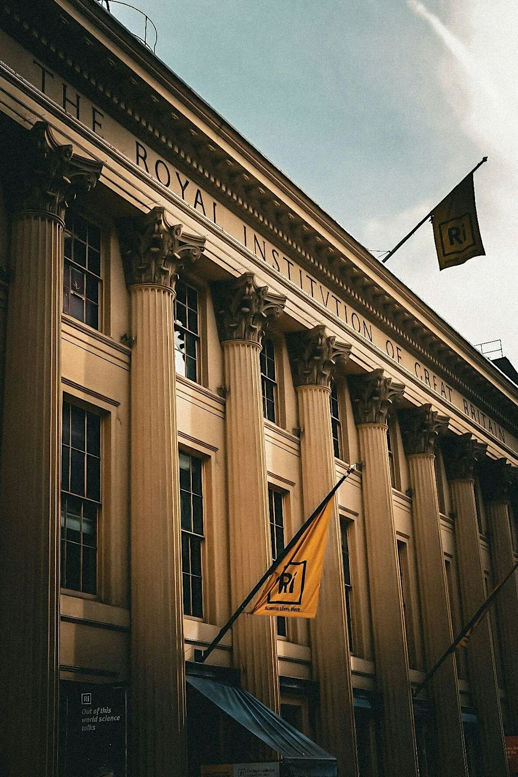 Welcome Tour at The Royal Institution of Great Britain