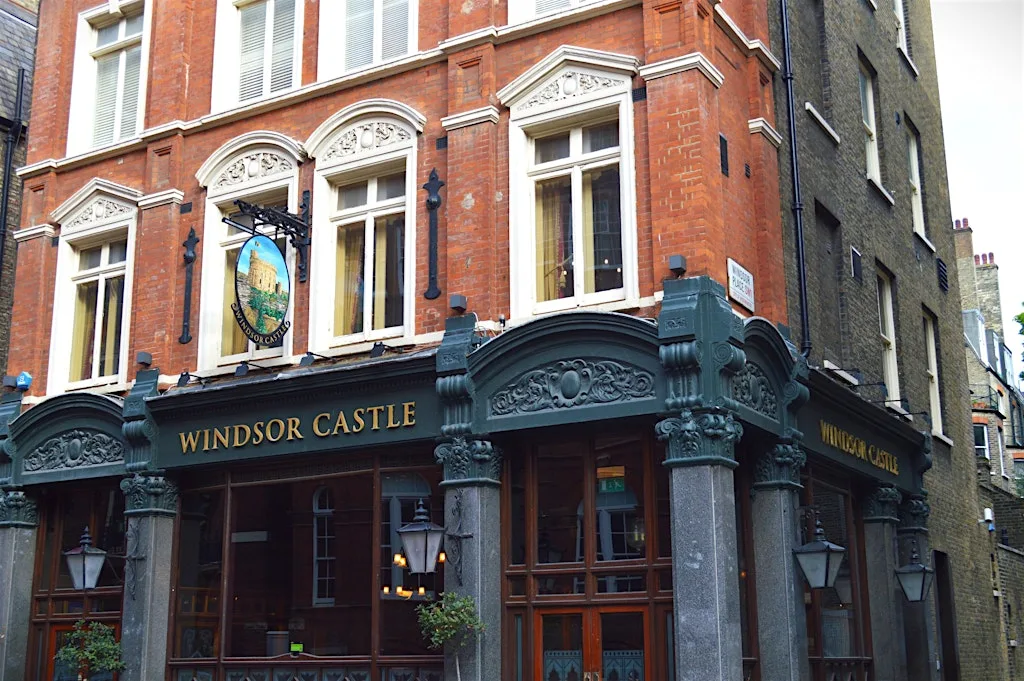 Debate:This House Supports a 4-day Working Week at The Windsor Castle
