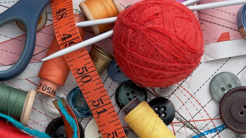 Stitching Session: Encountering Common Threads