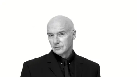 Midge Ure at Connexin Live