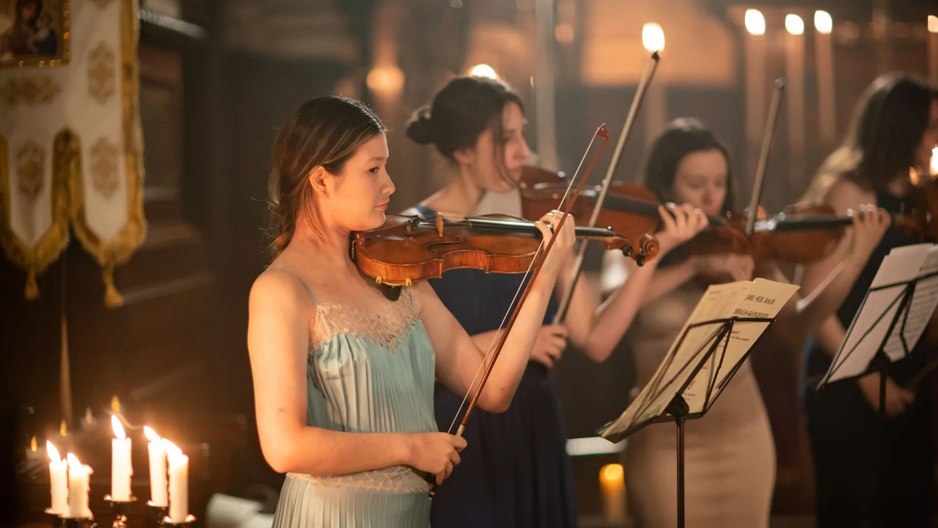 Vivaldi Four Seasons at Christmas (Piccadilly Sinfonietta)