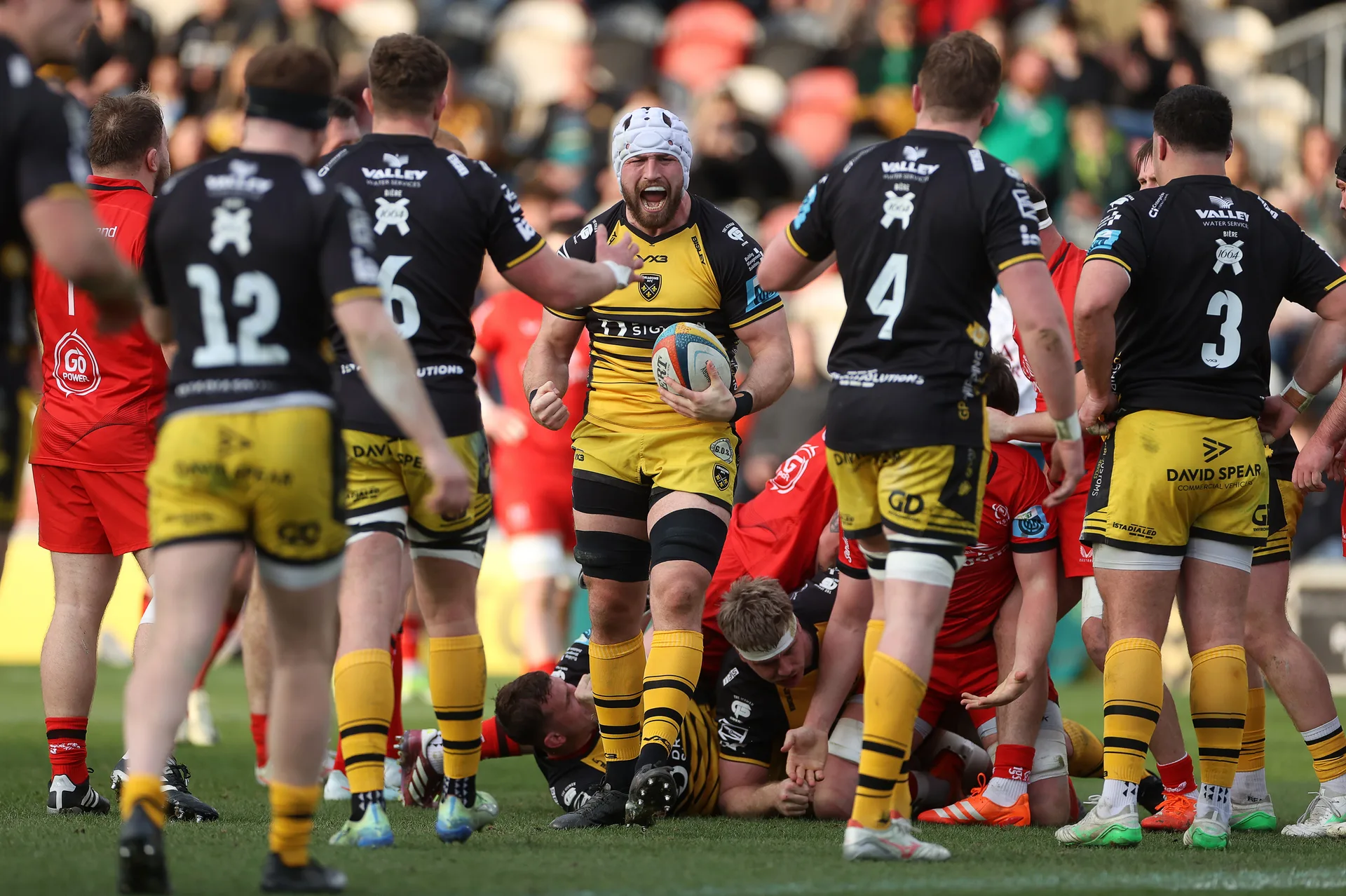 Dragons RFC v Munster Rugby at Rodney Parade