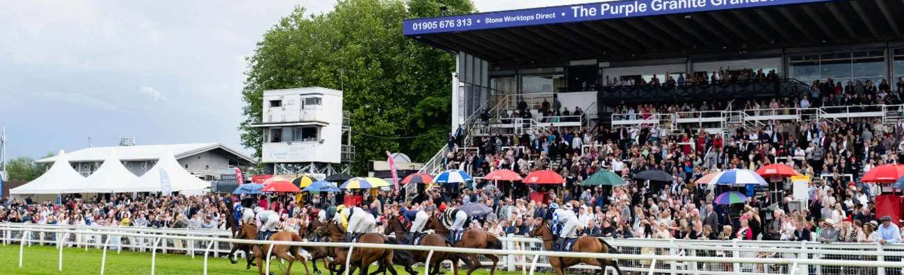 Summer Evening Racing - Worcester Racecourse at Worcester Racecourse