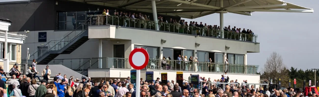 Autumn Afternoon Racing - Bath Racecourse
