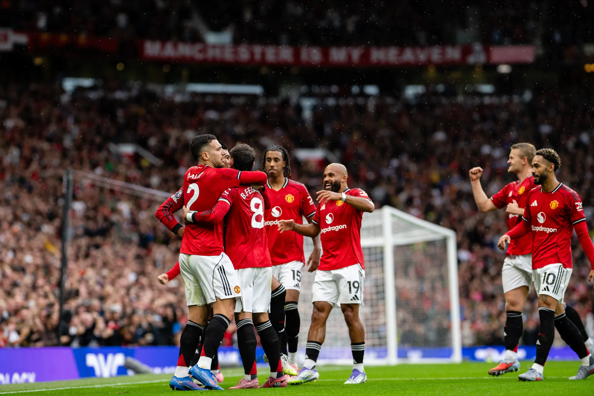 Manchester United v Fulham