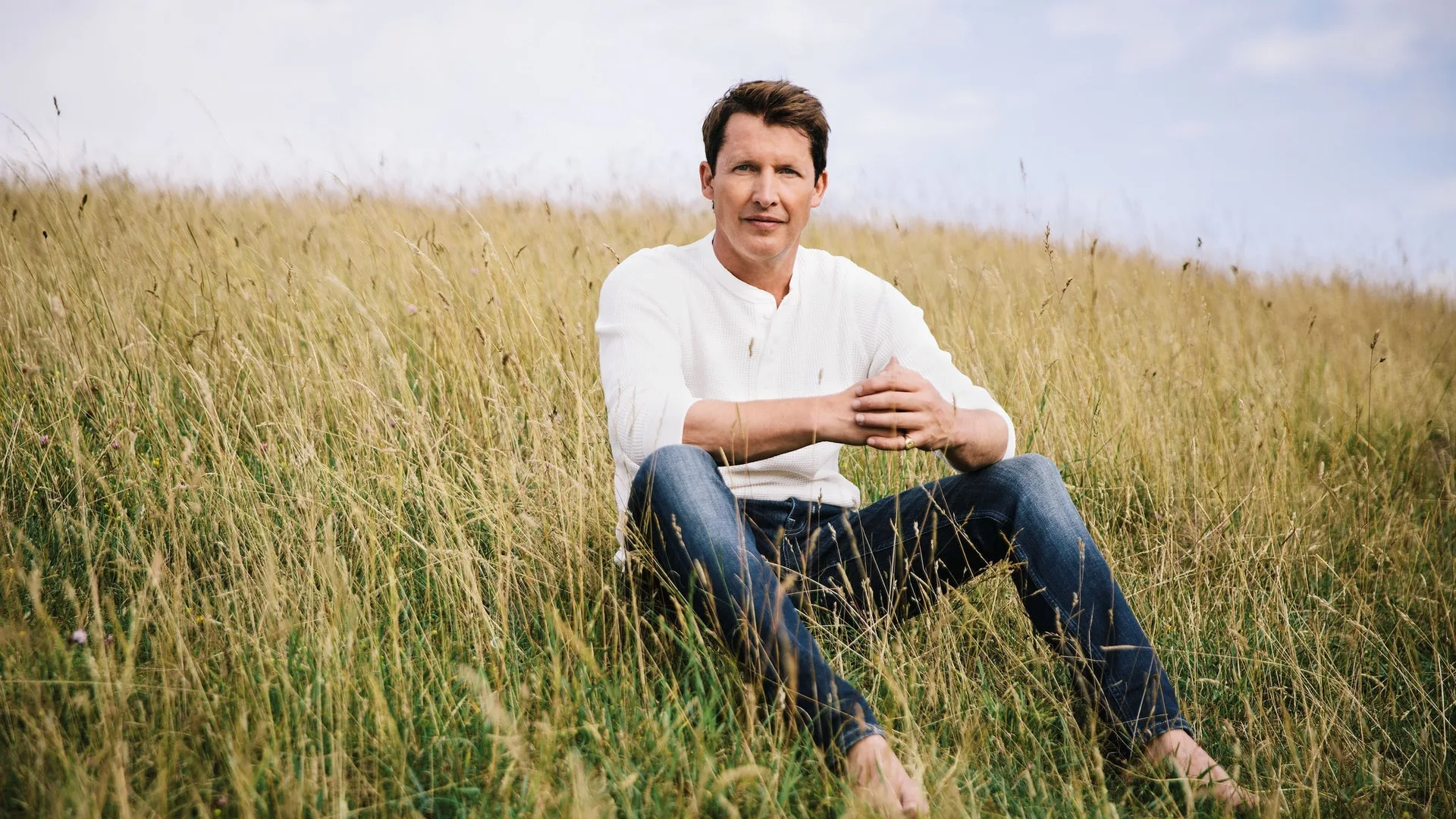James Blunt - Venue Premium Tickets at Leeds First Direct Bank Arena