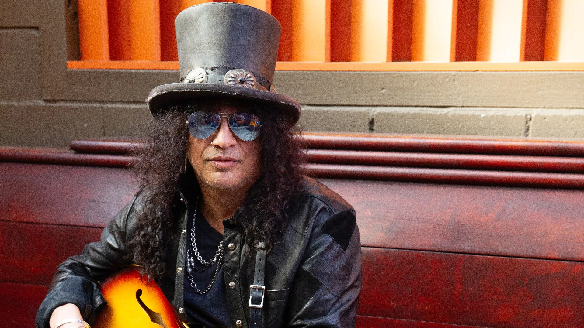 Slash feat Myles Kennedy and The Conspirators Flying Blind World Tour