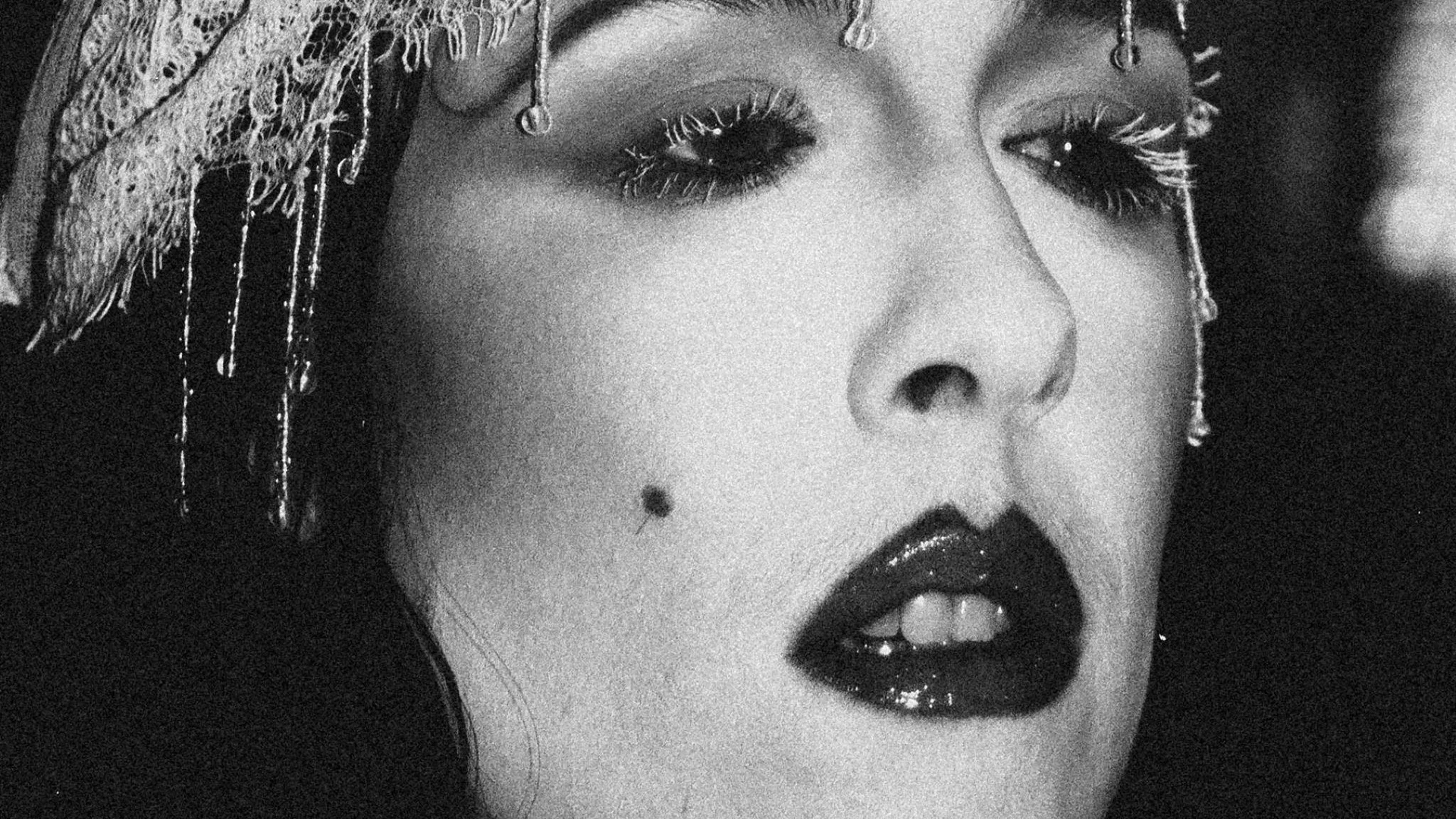 Allie X ** Moved Too Trinity - Fyfe Hal **