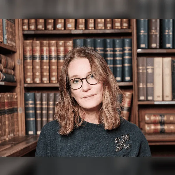 Susie Dent: Word Perfect