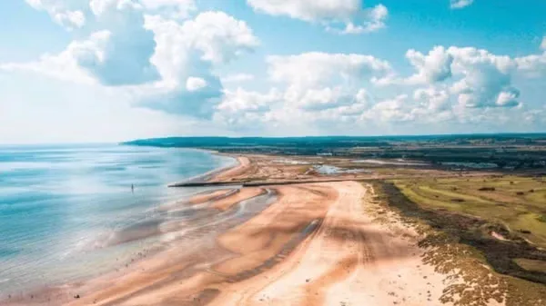 WALK: Sussex beautiful Rye, 🏖️ beach & jazz festival 🐠🌸 at Kings Cross St Pancras International Station