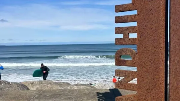 Surf Strandhill with Lessons & return transfer from Dublin at Connolly Station
