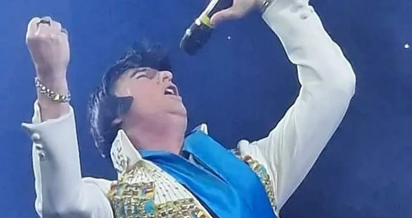 Andy James as Elvis at Fletchers Bar & Eatery