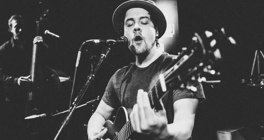 An evening with Jon Kenzie at Cafe No9 at Cafe No9