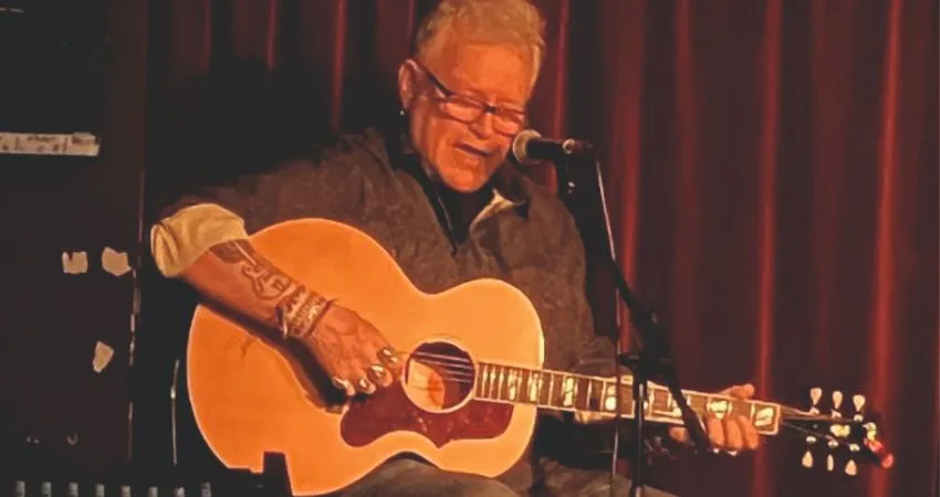 Robb Johnson at Green Note
