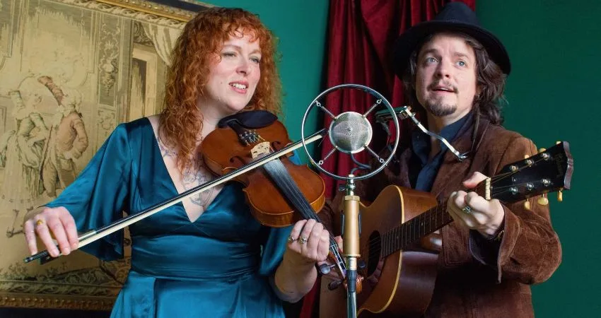 An evening with A Different Thread at Cafe No9 (the second of two back to back shows) at Cafe No9