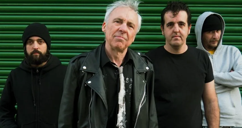 TV Smith And The Bored Teenagers at Gullivers