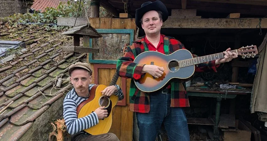 An evening with Rob Heron & Conrad Bird at Cafe No9 at Cafe No9