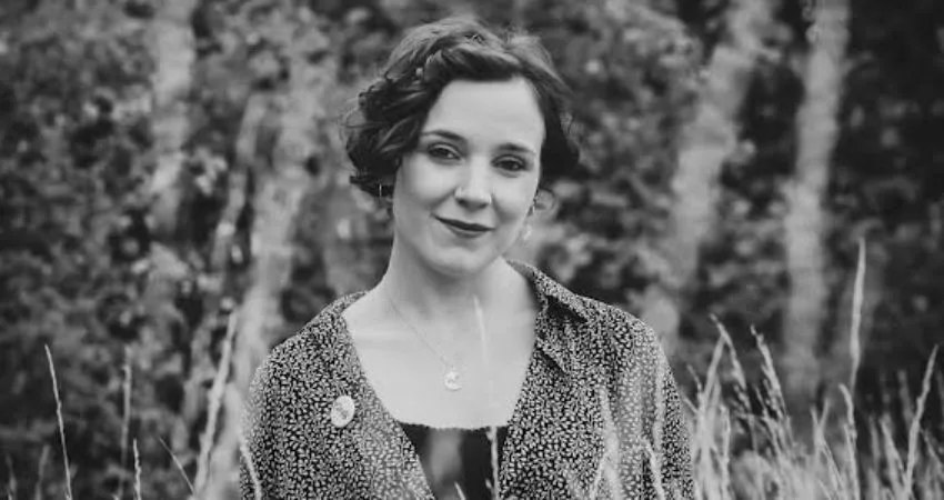 An evening with Holly Carter at Cafe No9 at Cafe No9
