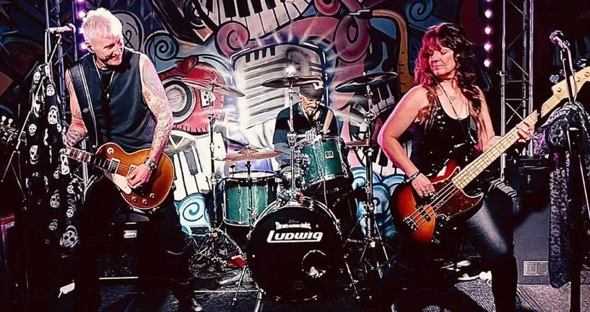 KD and The Dogs - Classic & Modern Rock Power Trio at Joe Joe Jims