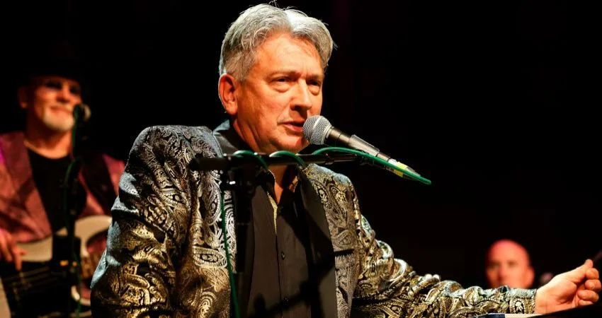 Peter Gill's 'Rockin & Swingin Christmas Evening'