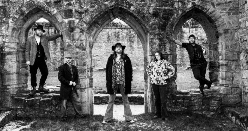 Driven Serious / A Different Thread (HULL) at The New Adelphi Club