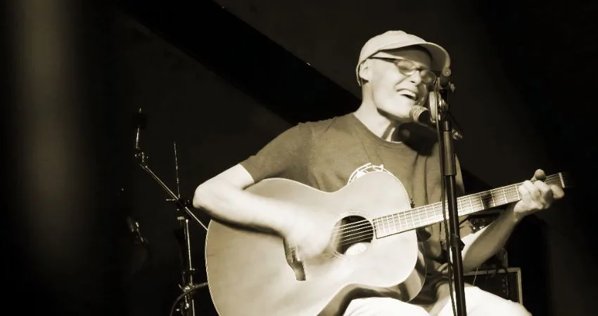 Shy Face Troubadour at Kitchen Garden